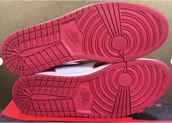 Jordan 1 Retro High 'Chicago (2015)' (Size 13)