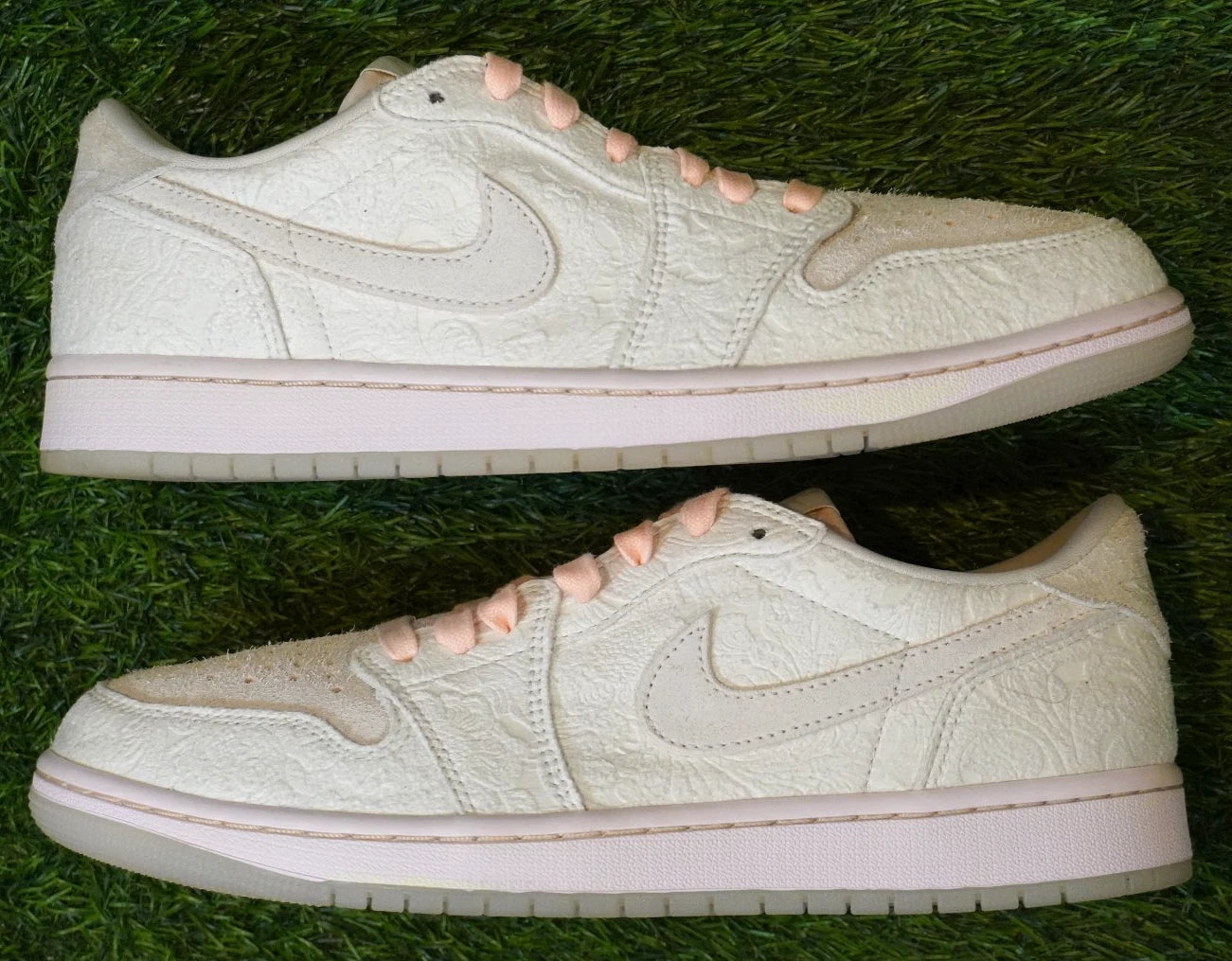 Jordan 1 Retro Low OG 'Chris Paul Give Them Flowers' (Size 10)