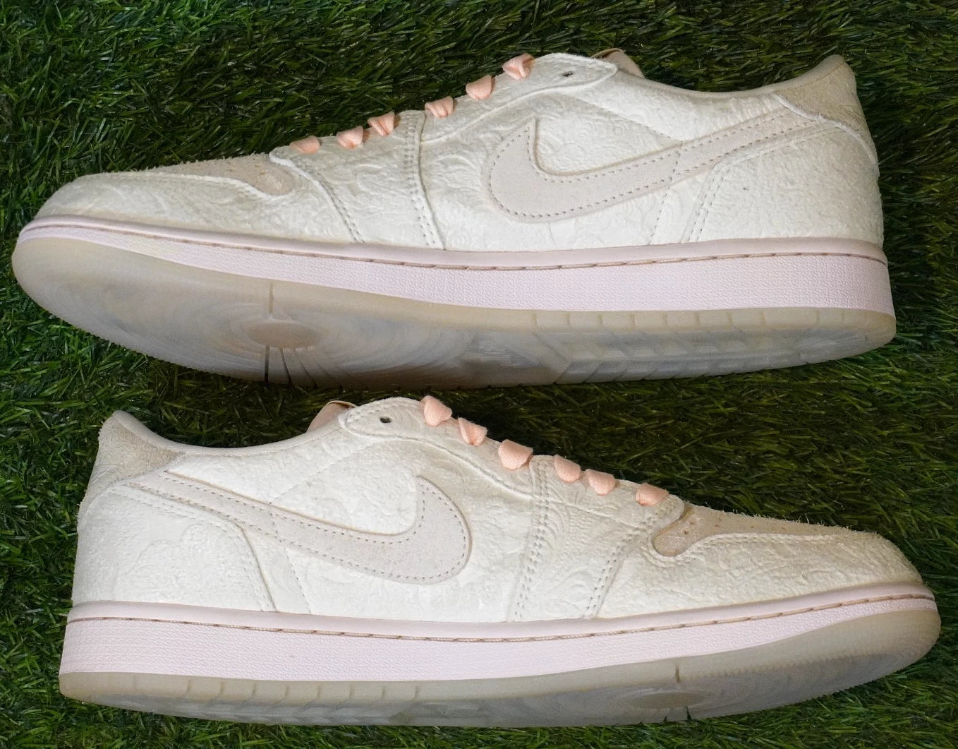 Jordan 1 Retro Low OG 'Chris Paul Give Them Flowers' (Size 10)