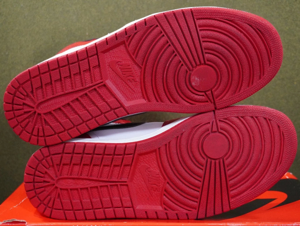 Jordan 1 Retro High 'Chicago (2013)' (Size 8.5)