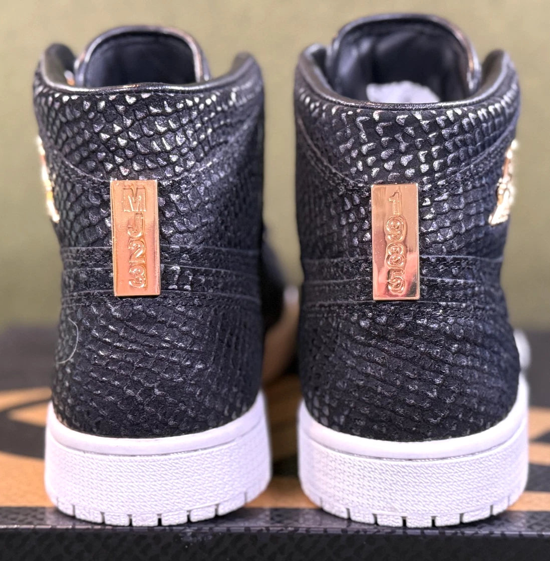 Jordan 1 Retro 'Pinnacle Black' (Size 10.5)