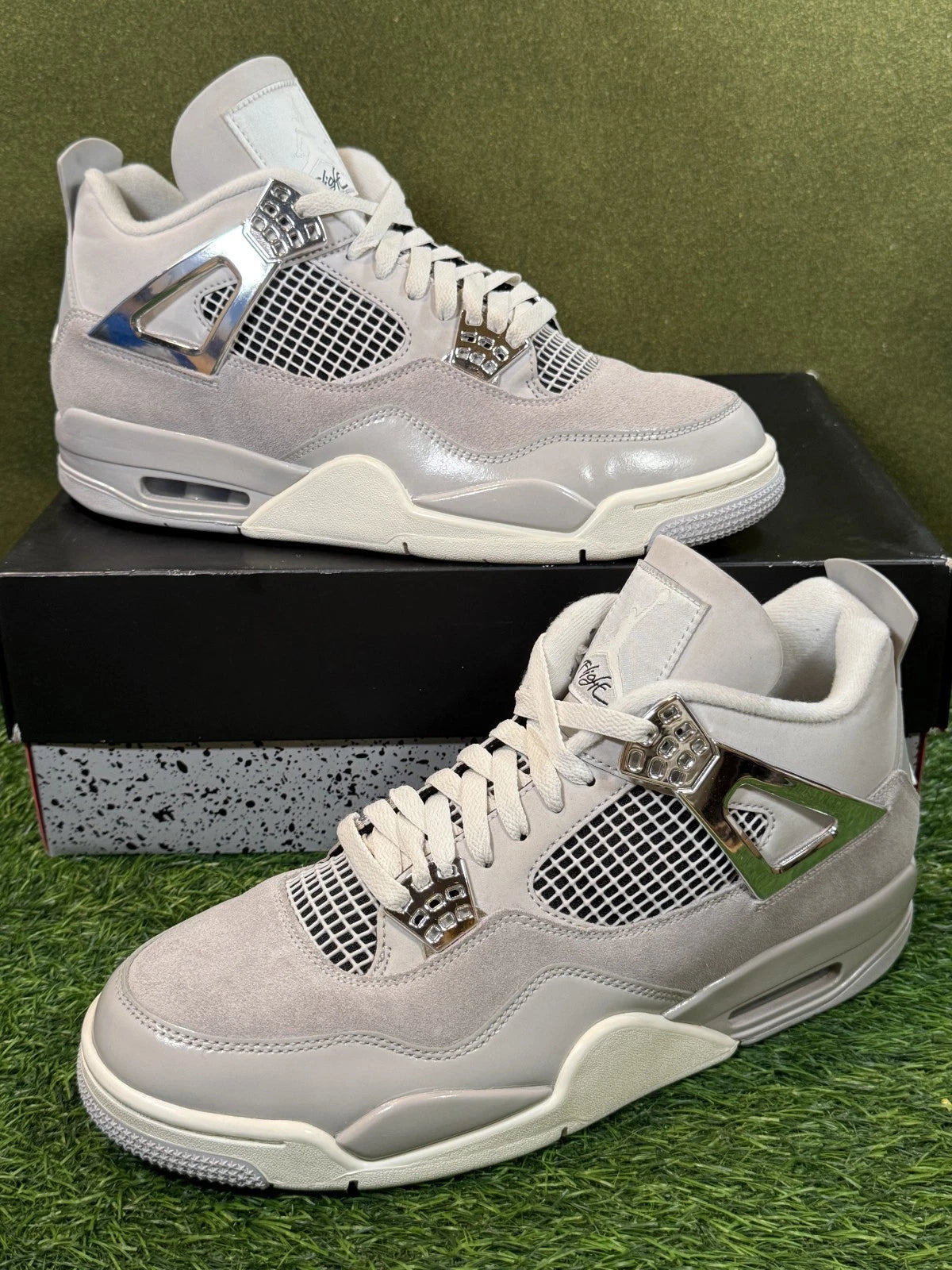 Jordan 4 Retro 'Frozen Moments' (Size 10.5M/12W)