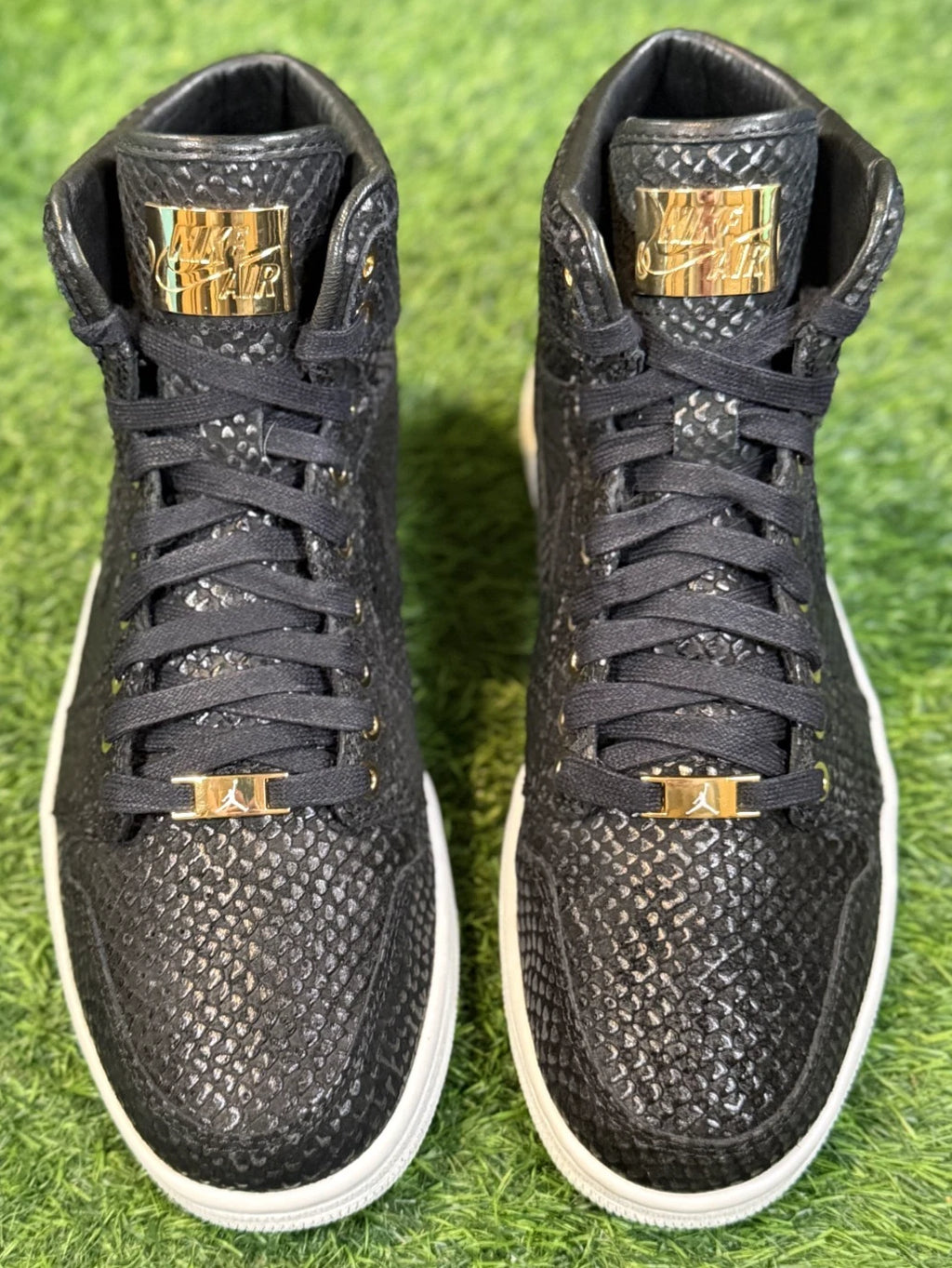 Jordan 1 Retro 'Pinnacle Black' (Size 10.5)