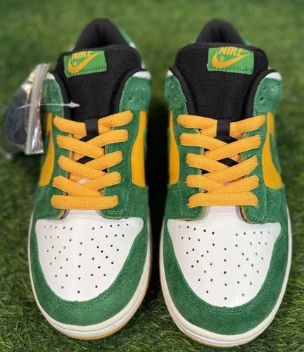 Nike SB Dunk Low 'Bucks' (Size 9)