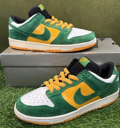 Nike SB Dunk Low 'Bucks' (Size 9)