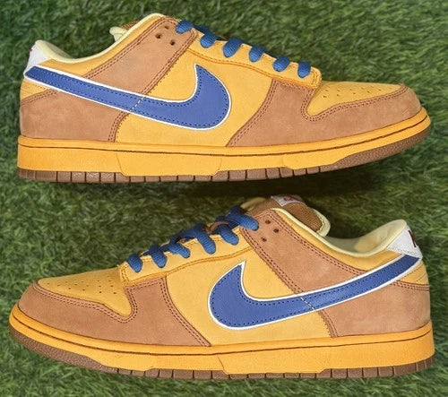 Nike SB Dunk Low 'Newcastle' (Size 11)