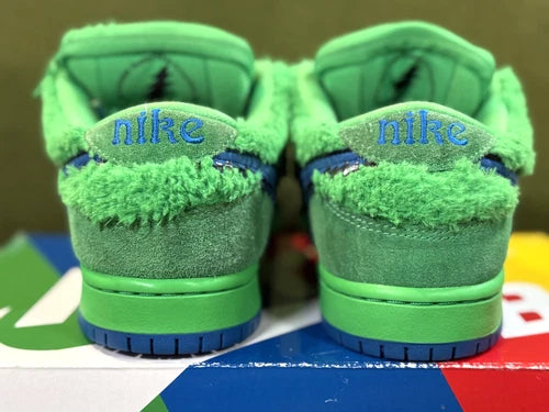 Nike SB Dunk Low 'Grateful Dead Bear Green' (Size 8)